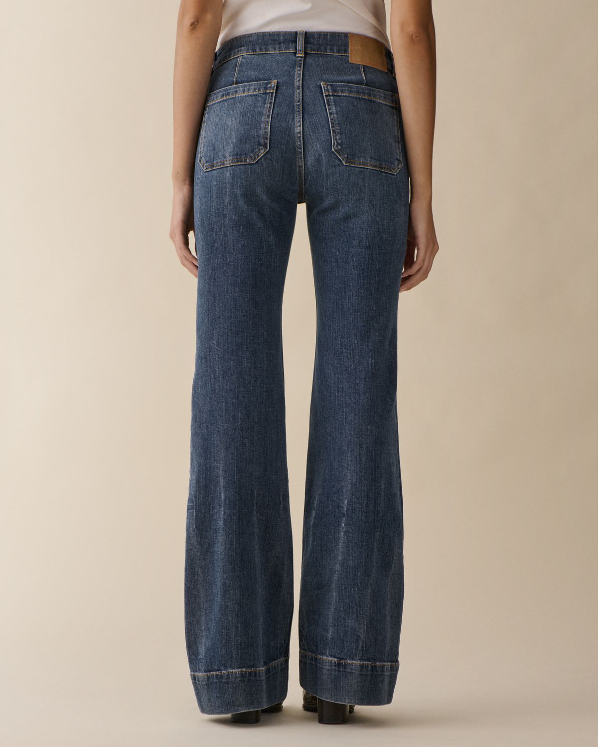 Jeanerica St Monica Low